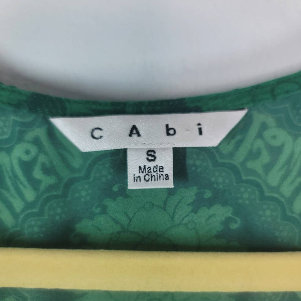 CAbi Women's Green With Envy Cap Sleeve Yellow Floral Top Blouse Size Small - Picture 4 of 5